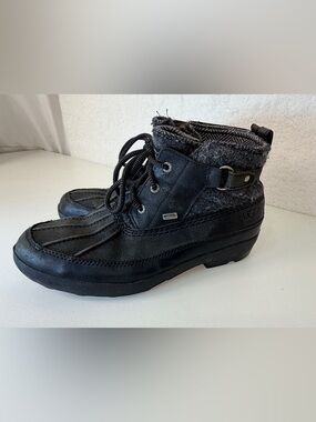 UGG Australia Waterproof Duck Boots Wool Lined Black Womens Size 9